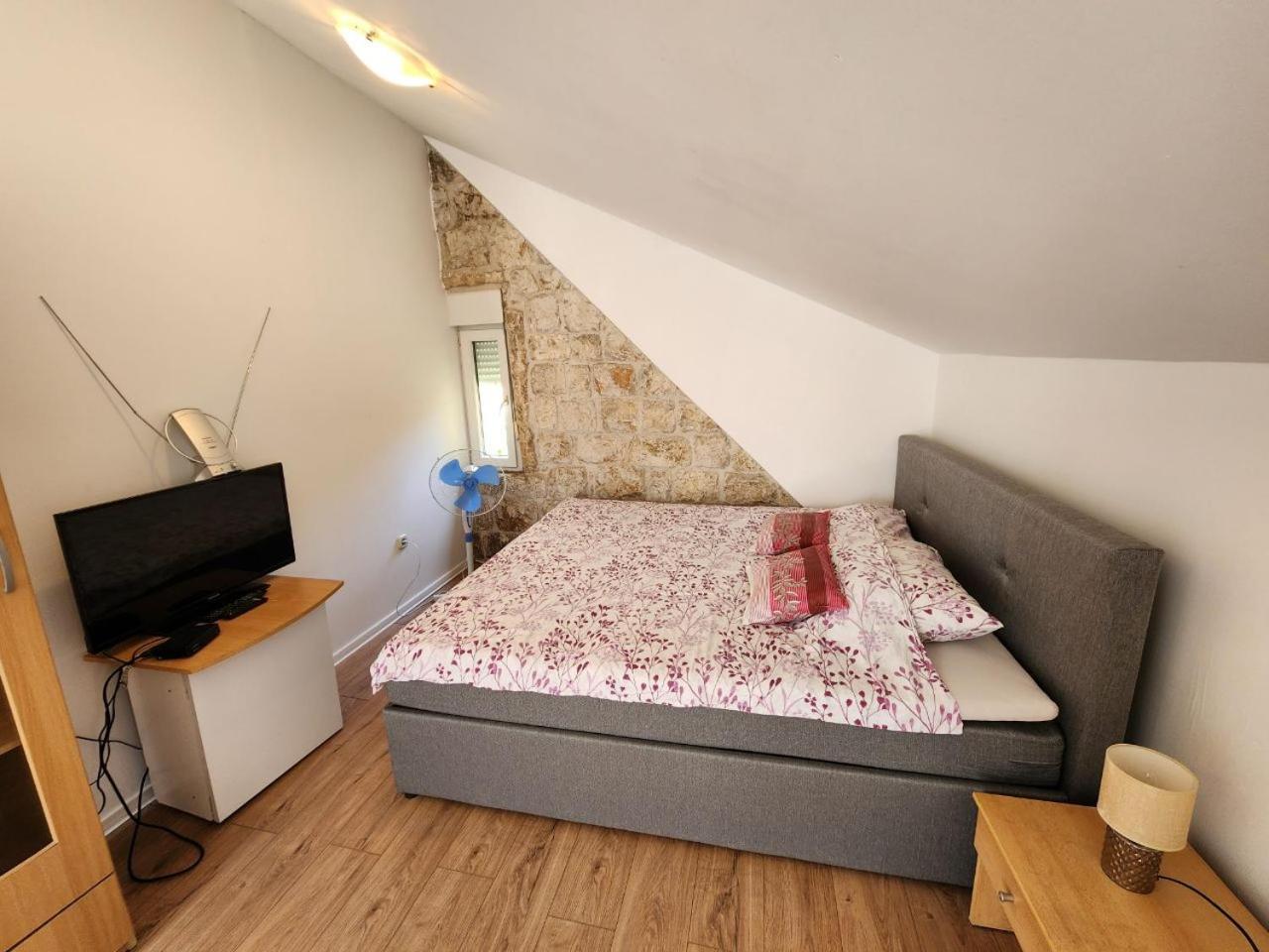 Apartmani Sole วิส ภายนอก รูปภาพ